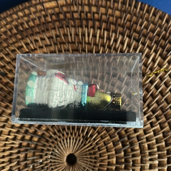 NWT Unique Treasures Hand Blown Glass Ornament Santa Claus in Chimney - Picture 4 of 6